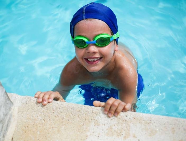 Entretien de votre piscine coque polyester Cabannac et Villagrains Bordeaux Sud